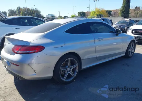 2017 Mercedes-Benz C 300 z USA, uszkodzony, nr VIN WDDWJ4JB2HF386496